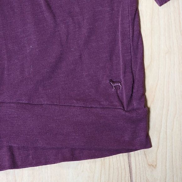 PINKāVSāWINEāBURGUNDYĀ LONG-SLEEVEāT-SHIRT - Picture 3 of 4